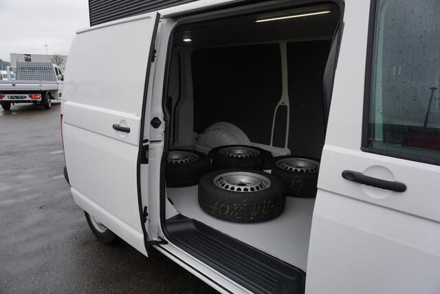 Volkswagen TRANSPORTER 150pk Automaat L2H1 Apple Carplay Navi Parkeersensoren Stoelverwarming