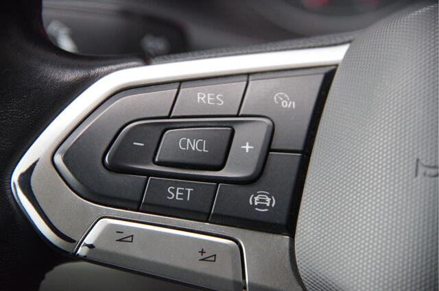 Volkswagen TRANSPORTER 2.0 TDI L2 3-ZITS, 150PK AUT. CAMERA, NAVI, CRUISE, AIRCO, CARPLAY, LEDER MF STUURWIEL