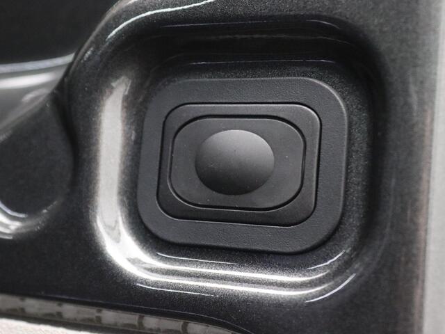 Volkswagen TRANSPORTER 2.0 TDI L2H1 30 Style 170PK AUT8 Adaptieve Cruise Control, Trekhaak, Achteruitrijcamera, Stoelverwarming, Side Assist, Keyless, 17" LM Velgen