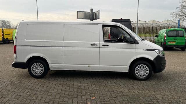 Volkswagen TRANSPORTER 2.0 TDI 81KW 110PK L2H1 EURO 6 AIRCO/ CRUISE CONTROL/ BIJRIJDERSBANK/ PDC/ 100% DEALERONDERHOUDEN