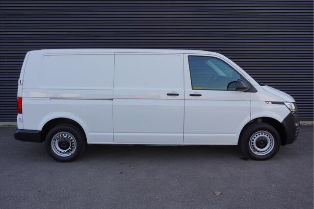 Volkswagen TRANSPORTER 150pk Automaat L2H1 Apple Carplay Parkeersensoren Naviagtie Airco