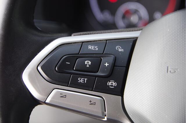 Volkswagen TRANSPORTER 2.0 TDI L2 3-ZITS, AUT. LED, 2X SCHUIFDEUR, TREKHAAK, STOELVERWARMING, CAMERA, ADAPT. CRUISE, AIRCO