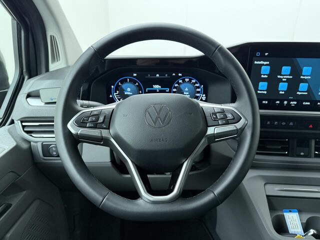 Volkswagen TRANSPORTER 2.0 TDI L1H1 28 Bulli 150Pk Automaat 8-Traps | Dubbele Cabine | BPM-vrij | 5-Persoons Comfortstoelen + Armleuningen | Navigatie Apple Carplay / Android Auto | PDC V + A + Achteruitrijcamera | Trekhaak