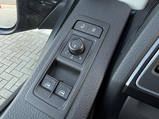 Volkswagen TRANSPORTER 2.0 TDI L2H1 DC Comfortline 150PK ?5 persoons ?Euro 6 ?Airco ?Cruise ?Bluetooth Telefoon & Media ?Parkeersensoren ?Lichtmetaal ?Dealer Onderhouden