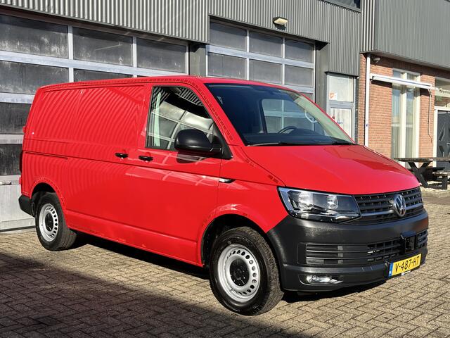 Volkswagen TRANSPORTER 2.0 TDI L1H1 150PK Automaat Airco Cruise controle Trekhaak 2500kg trekgewicht Telefoonverbinding Navigatiesysteem Euro 6 Ex overheid 1e Eigenaar