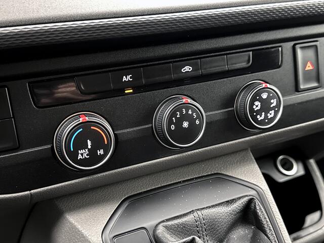 Volkswagen TRANSPORTER 2.0 TDI L1H1 28 DSG 150pk Navigatie Camera Trekhaak 2500kg Carplay