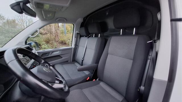Volkswagen TRANSPORTER 6.1 - 2.0 TDI L2H1 Comfortline 150 pk / Navigatie / PDC / Trekhaak