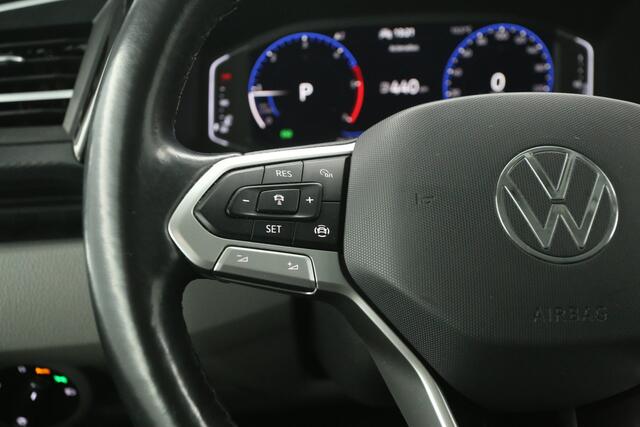 Volkswagen TRANSPORTER 2.0 TDI L2H1 204PK | Aut. | Virtual | Airco | Adap. Cruise | Camera | Carplay | 3 Zits | 2xSchuifdeur | Trekhaak