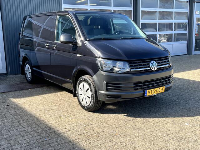 Volkswagen TRANSPORTER 2.0 TDI L1H1 Airco Trekhaak 2200kg trekgewicht Kastinrichting 3-Persoons Telefoonverbinding Euro 6 Bpm vrij voor particulier gebruik!!