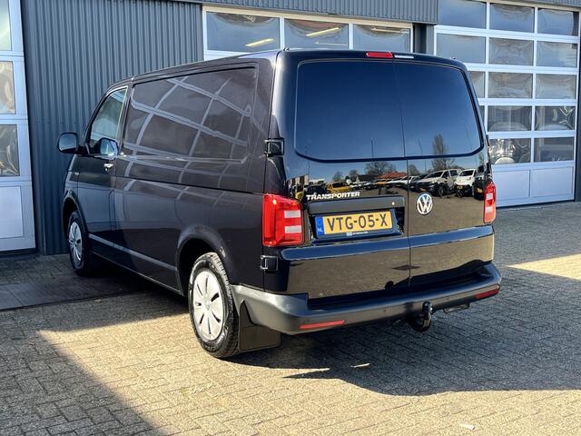 Volkswagen TRANSPORTER 2.0 TDI L1H1 Airco Trekhaak 2200kg trekgewicht Kastinrichting 3-Persoons Telefoonverbinding Euro 6 Bpm vrij voor particulier gebruik!!