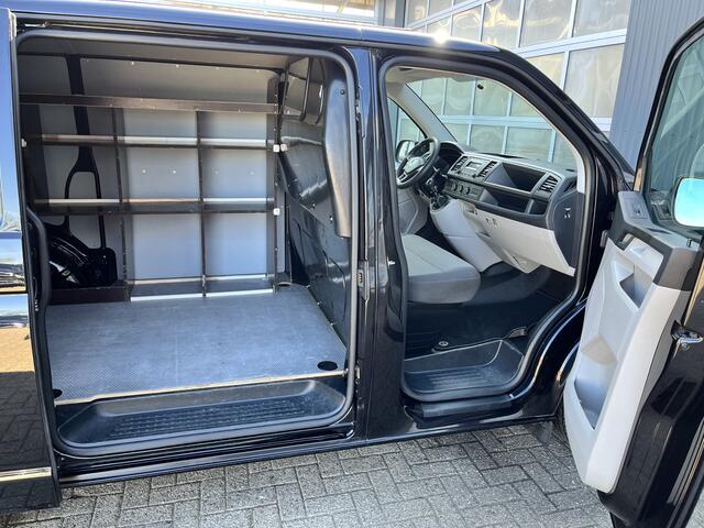 Volkswagen TRANSPORTER 2.0 TDI L1H1 Airco Trekhaak 2200kg trekgewicht Kastinrichting 3-Persoons Telefoonverbinding Euro 6 Bpm vrij voor particulier gebruik!!