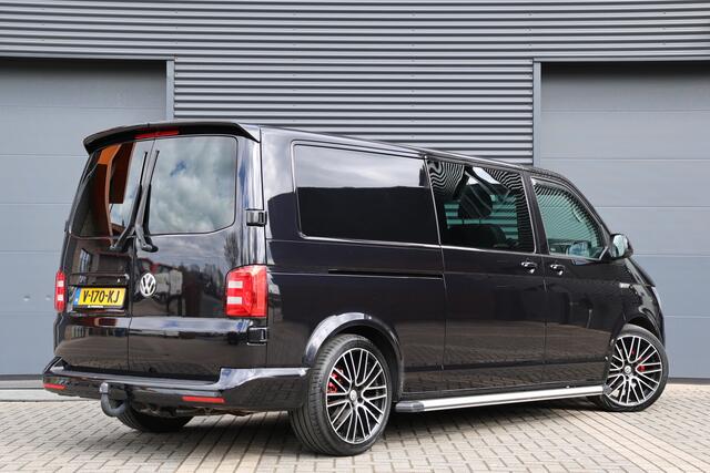 Volkswagen TRANSPORTER 2.0 TDI 150 PK L2H1 DC Highline | Marge | BTW / BPM Vrij | ACC | Navigatie | CarPlay | DAB | Trekhaak | Dubbel schuifdeur | NAP Logisch | NL Auto