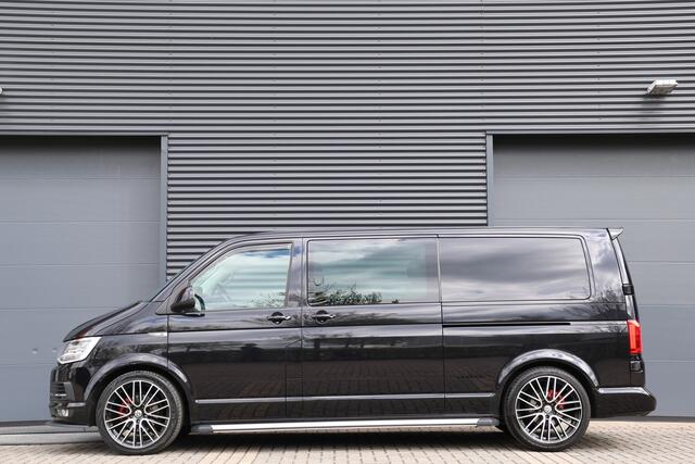 Volkswagen TRANSPORTER 2.0 TDI 150 PK L2H1 DC Highline | Marge | BTW / BPM Vrij | ACC | Navigatie | CarPlay | DAB | Trekhaak | Dubbel schuifdeur | NAP Logisch | NL Auto