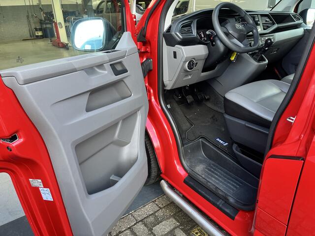 Volkswagen TRANSPORTER Kombi 2.0 TDI L1H1 Comfortline 9-persoons Airco Cruise controle Apple carplay App conect Minibus 9 zitse Exportprijs