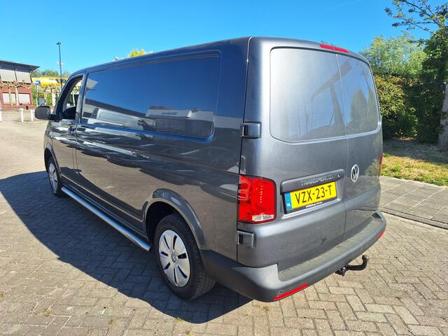 Volkswagen TRANSPORTER 6.1 - 2.0 TDI L2H1 28 Eco Business Navi by App / Trekhaak / PDC