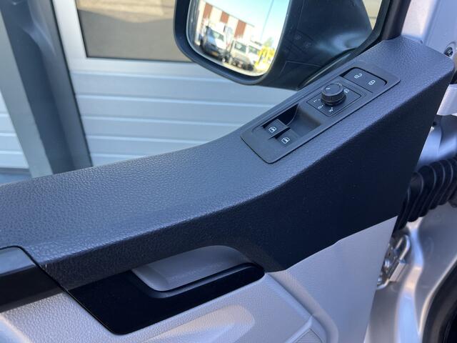 Volkswagen TRANSPORTER 2.0 TSI L2H1 Benzine Dubbele schuifdeur Airco Cruise controle Telefoonverbinding Navigatiesysteem Achteruitrij camera Parkeersensoren Achter Euro 6 1e eigenaar Lage belastingtarief prive BPM vrij