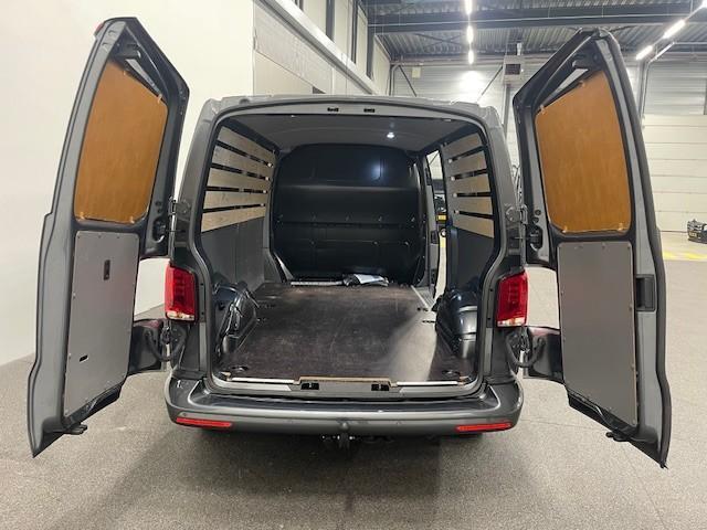 Volkswagen TRANSPORTER 2.0 TDI L2H1 28 Highline Automaat Airco Cruise Control Navi PDC V&A Trekhaak
