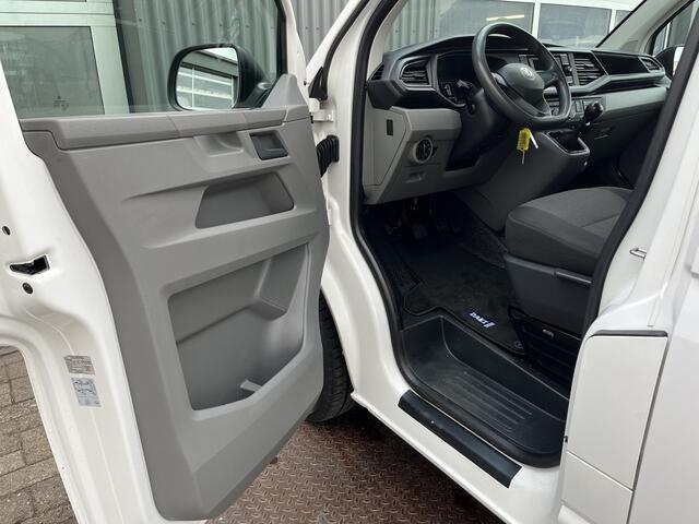 Volkswagen TRANSPORTER Kombi 2.0 TDI L2H1 9-Persoons Airco Cruise control Parkeersensoren achter Telefoonverbinding Euro 6 Ideaal voor camperombouw Groeps vervoer Taxi Combi Tourer Passenger