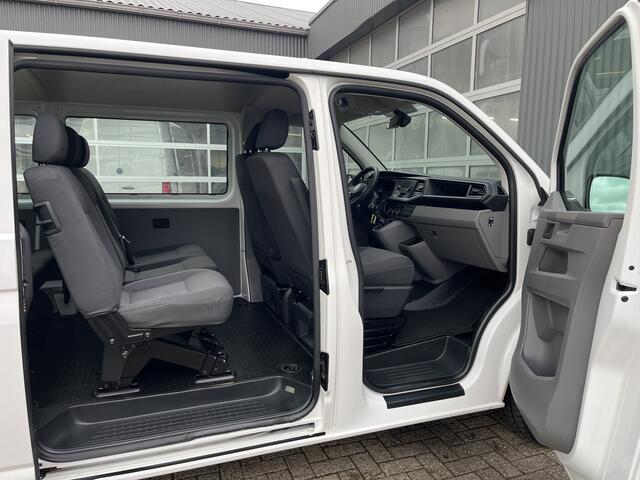 Volkswagen TRANSPORTER Kombi 2.0 TDI L2H1 9-Persoons Airco Cruise control Parkeersensoren achter Telefoonverbinding Euro 6 Ideaal voor camperombouw Groeps vervoer Taxi Combi Tourer Passenger