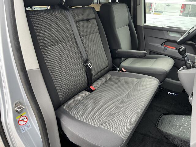 Volkswagen TRANSPORTER 2.0 TDI L1H1 4Motion 4x4 Airco Cruise controle Trekhaak 2500kg trekgewicht Telefoonverbinding Apple carplay Navigatiesysteem Parkeersensoren Achter Euro 6 1e eigenaar Dealer onderhouden