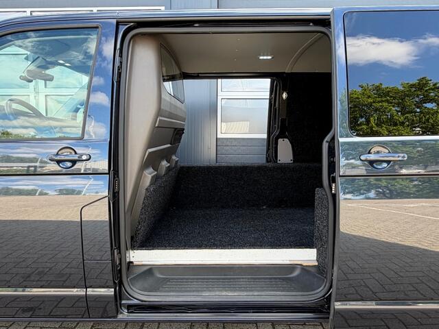 Volkswagen TRANSPORTER 2.0 TDI 150PK Automaat Bulli Edition L1H1 GB / Dubbele schuifdeur / Navi / Leder / Carplay / Adaptieve Cruise / Licht metaal