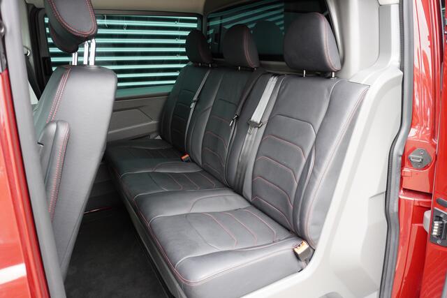 Volkswagen TRANSPORTER 204pk Automaat L2H1 Bulli Dubbele cabine LED Trekhaak Digitaal Dashboard Leder Navigatie Apple carplay 18" Velgen