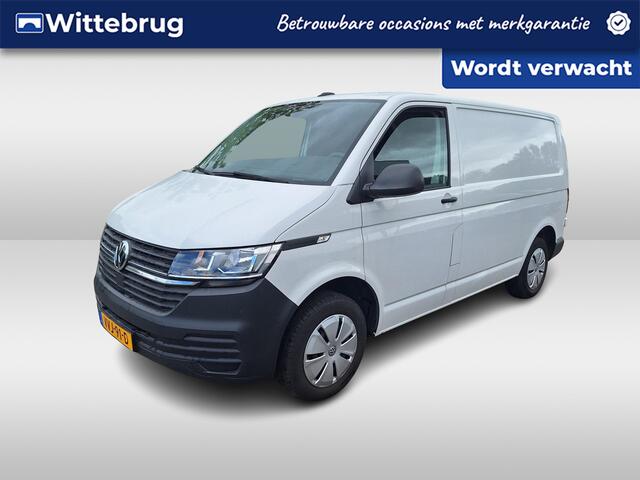 Volkswagen TRANSPORTER 6.1 - 2.0 TDI L1H1 26 Eco Business Trekhaak / Cruise / PDC