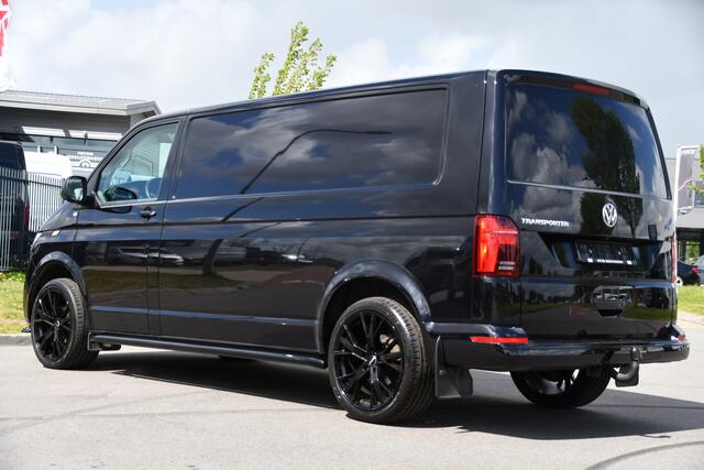 Volkswagen TRANSPORTER 2.0 TDI L2H1 30 Highline Black Edition Adaptieve Cruise, Camera, Carplay, 150pk, Trekhaak, Stoelverwarming, LED, Automaat, Standkachel, Sensoren, Uniek!