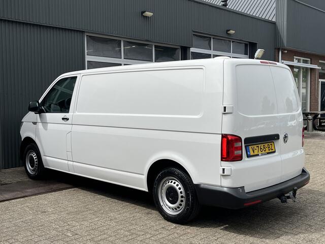 Volkswagen TRANSPORTER 2.0 TDI L2H1 102pk Kastinrichting 2200kg Trekgewicht Cruise controle Parkeerhulp achter Lang Bpm vrij 1e eigenaar Dealer onderhouden !! Euro 6