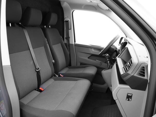 Volkswagen TRANSPORTER 2.0 TDI L1H1 26 Economy Business · Apple/Android Car Play · Imperiaal · Tussenschot · Vloerplaat · P-Sensoren · Cruise Control ·