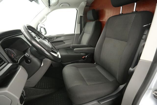 Volkswagen TRANSPORTER 2.0 TDI L2H1 140PK | Airco | Camera | Cruise | Carplay | 3 Zits | Trekhaak