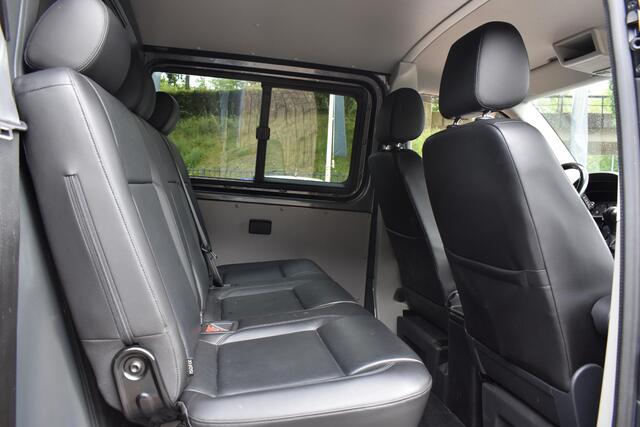 Volkswagen TRANSPORTER 2.0 TDI L2H1 DC Bulli Pack Comfortline Automaat | Trekhaak | Carplay Navigatie | Leder | Dubbel Cabine | 12 mnd BOVAG garantie | Whatsapp 06-53188999