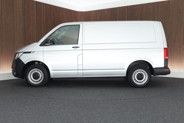 Volkswagen TRANSPORTER 2.0 TDI 110pk L1H1 Bijrijdersbank Navigatie Airco Cruise Control