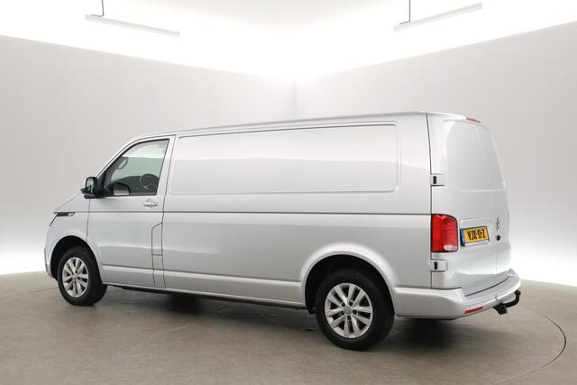 Volkswagen TRANSPORTER 2.0 TDI L2H1 150PK | Aut. | Airco | Adap. Cruise | Camera | 3 Zits | Trekhaak | Carplay
