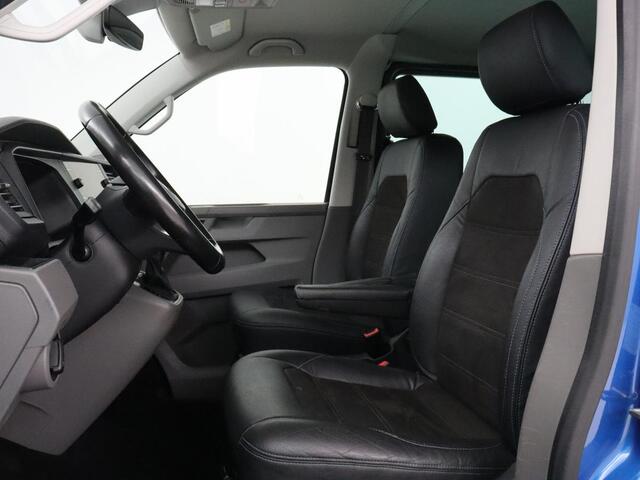 Volkswagen TRANSPORTER 2.0 TDI L2H1 30 DC Highline | Leder/Alcantara | Stoelverwarming | Trekhaak | Carplay | Camera | Adaptive cruise | Full LED | Navigatie | Parkeerhulp | 19'' | 5-Persoons | Origineel NL