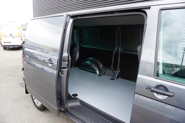 Volkswagen TRANSPORTER 150pk Automaat L2H1 Appe Carplay ACC Cruise control Airco Trekhaak 270° deuren