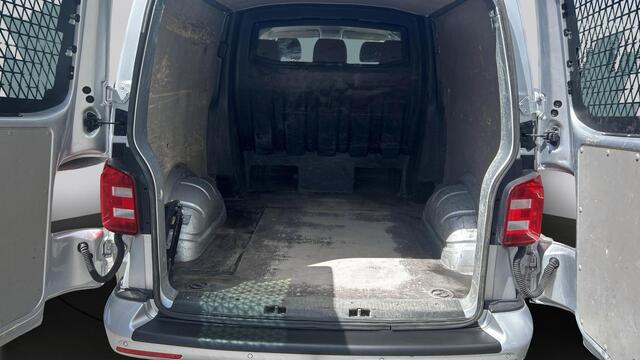 Volkswagen TRANSPORTER 2.0 TDI L2H1 DC Highline Led verlichting, Automaat, Dubbele cabine, Trekhaak,Navigatie, Cruise controll enz.