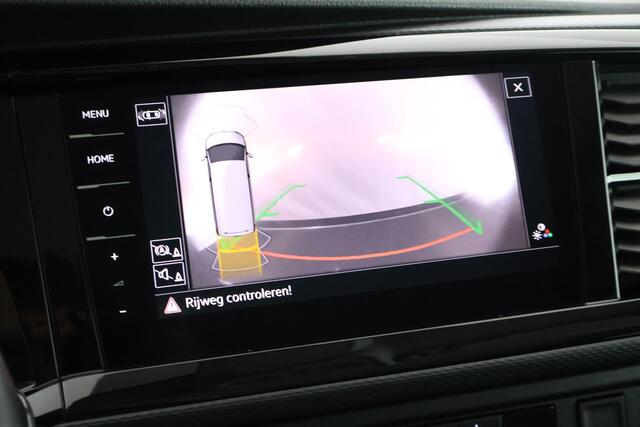 Volkswagen TRANSPORTER 2.0 TDI 150pk DSG L2H1 32 DC Bulli Trekhaak Camera Leder LED Virtual Cockpit Navigatie