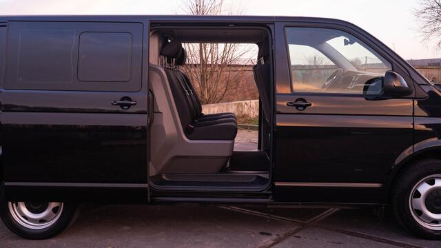Volkswagen TRANSPORTER 2.0 TDI 150 pk L2 Dubbel Cabine DSG Aut. 6-Zits 2x Schuifdeur, LED Koplampen, App Connect, Trekhaak