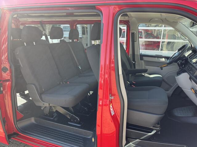 Volkswagen TRANSPORTER Kombi 2.0 TDI L2H2 150pk DSG Airco Cruise control Parkeersensoren achter Navigatiesysteem Telefoonverbinding Euro 6 Ideaal voor camperombouw! 8-Persoons