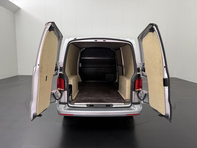 Volkswagen TRANSPORTER 2.0TDi 150PK DSG Automaat Lang Business Highline | Navigatie | Camera | Airco | Cruise | 3-Zits