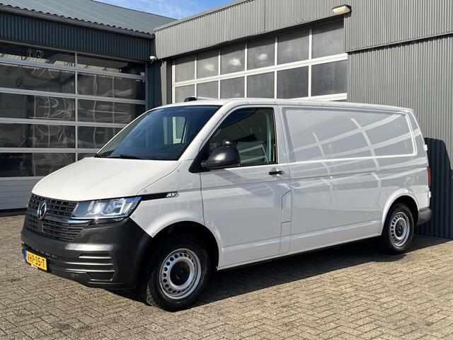 Volkswagen TRANSPORTER 2.0 TDI L2H1 Sortimo Kastinrichting Trekhaak 2200kg trekgewicht Airco Cruise controle Telefoonverbinding Apple carplay Euro 6