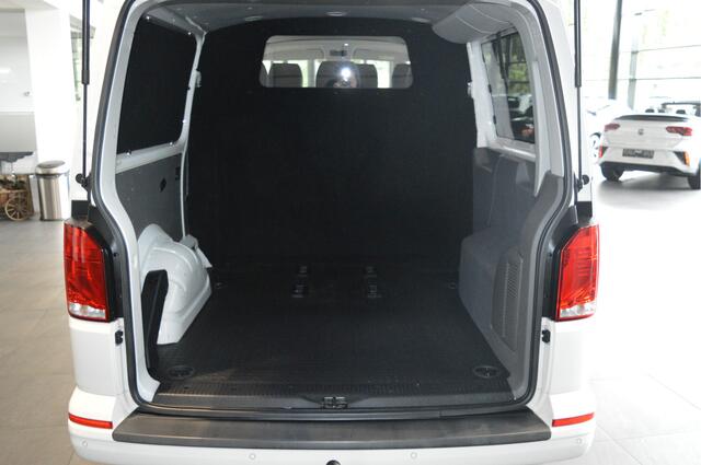 Volkswagen TRANSPORTER 2.0 TDI L2H1 DC Highline navi trekhaak 18 inch 150 pk !!