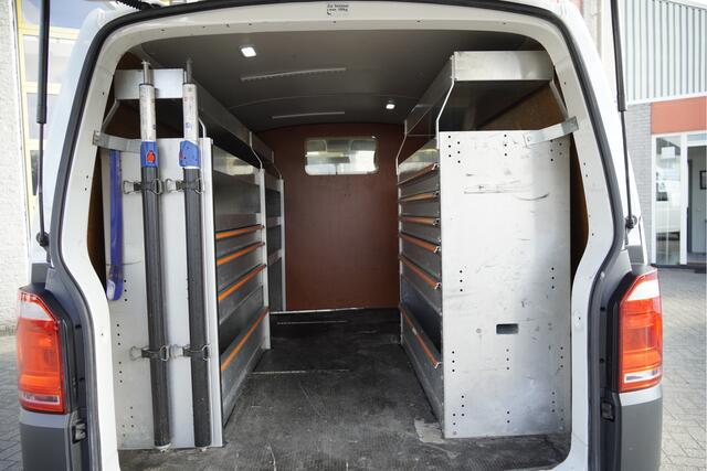 Volkswagen TRANSPORTER 2.0 TDI L2H1 Comfortline BJ2018 Pdc | Navi | Trekhaak | App-Connect | Airco | Cruise control | Getint glas | Imperiaal | Tussenschot+Raam | Achterklep+Raam | Zijdeur