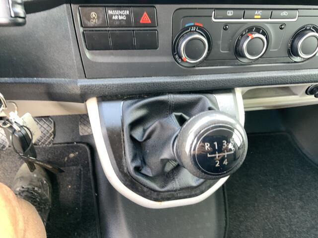 Volkswagen TRANSPORTER MARGE !! 2.0 TDI L2H1 Dub Cab 5 Pers Airco Cruise Navi Trekhaak 2200 kg Alu Velg Side Bar Camera Bull Bar Euro 6