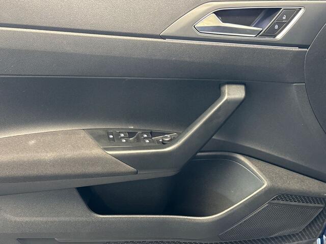 Volkswagen Taigo 1.0 115pk TSI R-Line Edition Parkeersensoren | Adaptive cruise control | Licht en Zicht Pakket