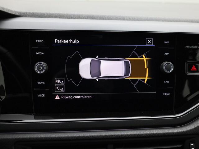 Volkswagen Taigo 1.0TSI/110PK R-Line DSG · Apple/Android Car Play · Stoelverwarming · Parkeersensoren