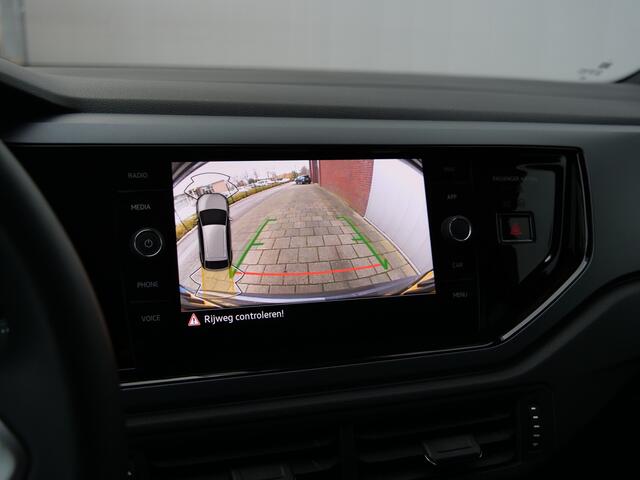 Volkswagen Taigo 1.0 TSI R-Line Edition 116 Pk Automaat DAB / Apple Carplay / Camera / 18 inch / Stoelverwarming
