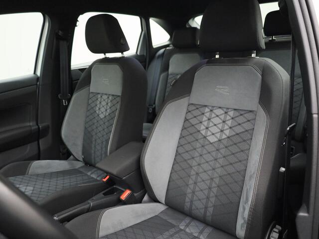 Volkswagen Taigo 1.0TSI/110PK R-Line DSG · Apple/Android Car Play · Stoelverwarming · Parkeersensoren