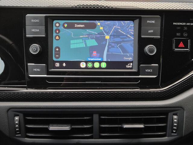 Volkswagen Taigo 1.0 TSI Life Business Automaat / Virtual cockpit / Navigatie via Apple Carplay of Android Auto / Climate control / Adaptief CC / Parkeersensoren voor en achter / Lichtmetalen wielen 16" / DAB radio /